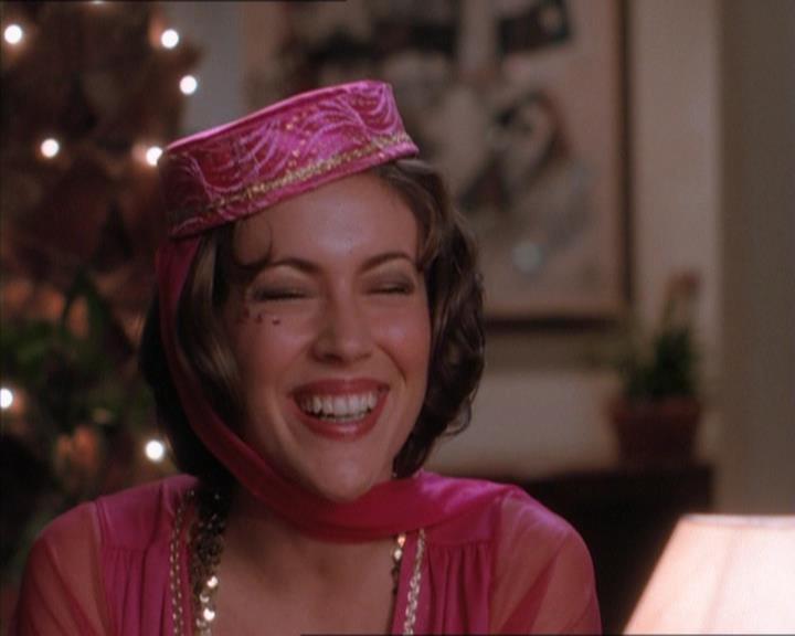 Charmed-Online_dot_net-1x04DeadManDating0536.jpg Charmed-Online_dot_net-1x04DeadManDating0536.jpg