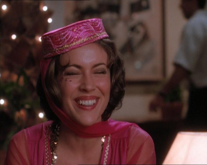 Charmed-Online_dot_net-1x04DeadManDating0537.jpg