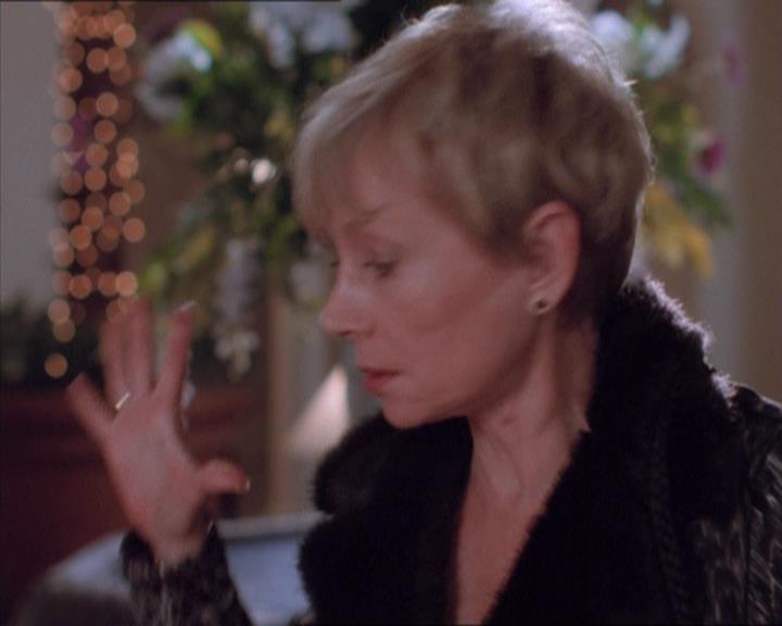 Charmed-Online_dot_net-1x04DeadManDating0556.jpg
