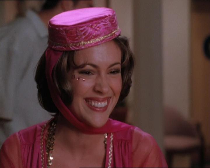 Charmed-Online_dot_net-1x04DeadManDating0566.jpg