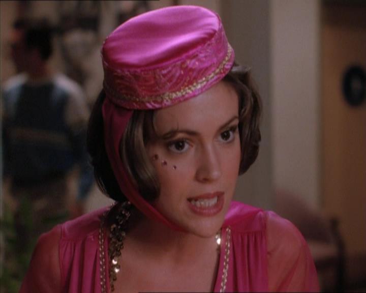 Charmed-Online_dot_net-1x04DeadManDating0578.jpg