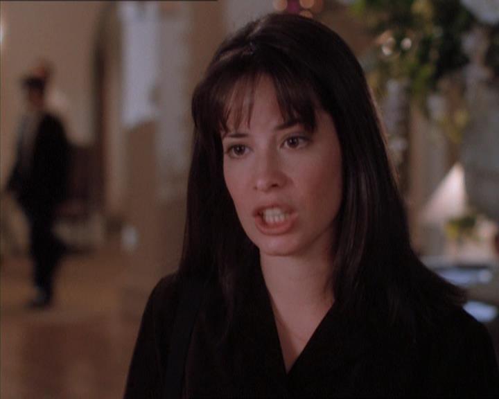Charmed-Online_dot_net-1x04DeadManDating0580.jpg