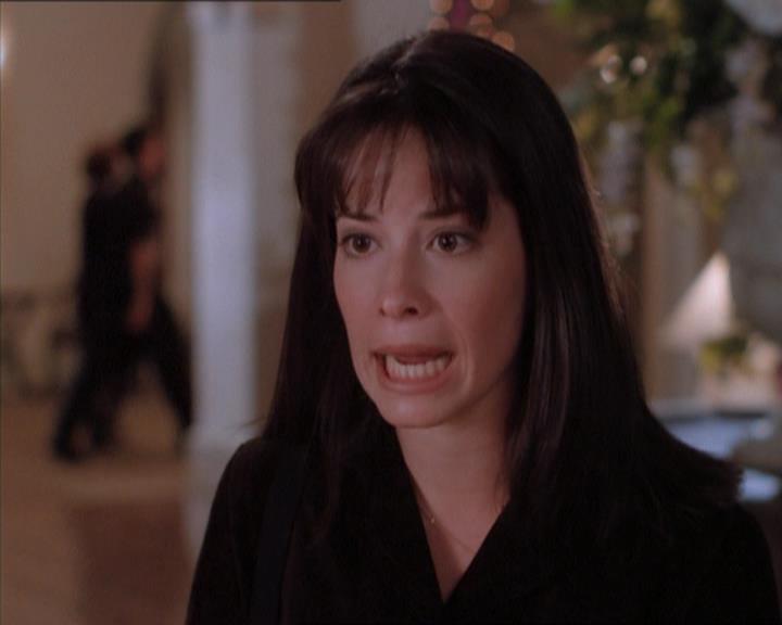 Charmed-Online_dot_net-1x04DeadManDating0582.jpg