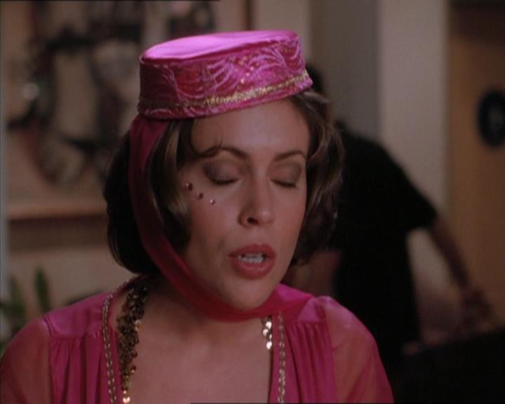 Charmed-Online_dot_net-1x04DeadManDating0584.jpg