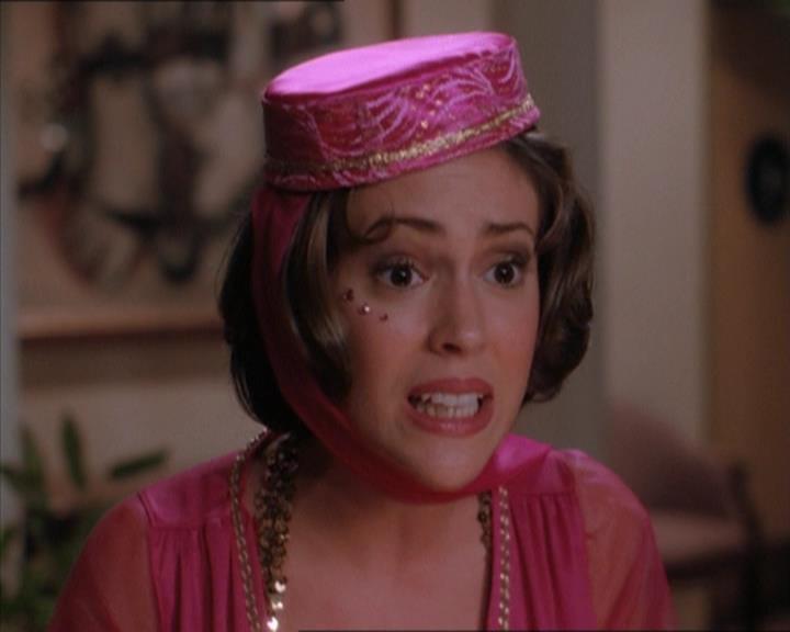 Charmed-Online_dot_net-1x04DeadManDating0588.jpg