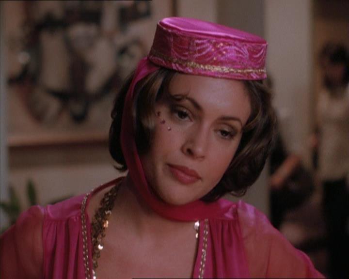 Charmed-Online_dot_net-1x04DeadManDating0597.jpg