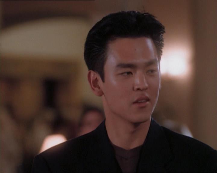Charmed-Online_dot_net-1x04DeadManDating0605.jpg