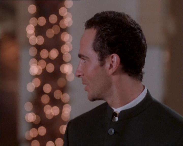 Charmed-Online_dot_net-1x04DeadManDating0615.jpg