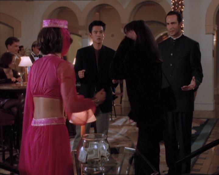 Charmed-Online_dot_net-1x04DeadManDating0625.jpg