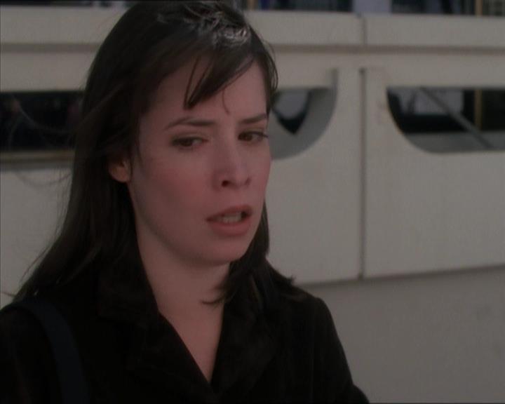 Charmed-Online_dot_net-1x04DeadManDating0657.jpg