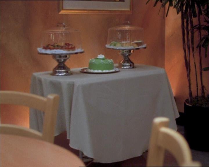 Charmed-Online_dot_net-1x04DeadManDating0707.jpg