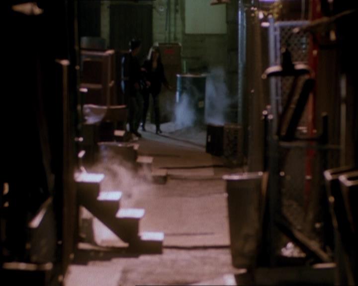 Charmed-Online_dot_net-1x04DeadManDating0720.jpg