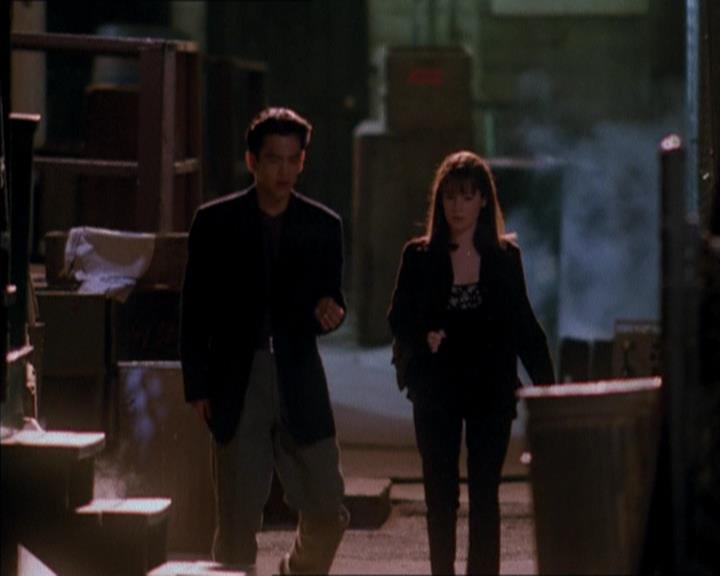 Charmed-Online_dot_net-1x04DeadManDating0732.jpg