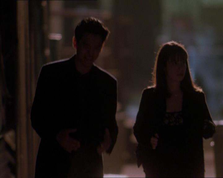 Charmed-Online_dot_net-1x04DeadManDating0741.jpg