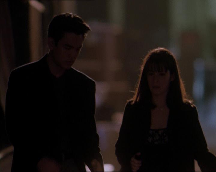 Charmed-Online_dot_net-1x04DeadManDating0743.jpg