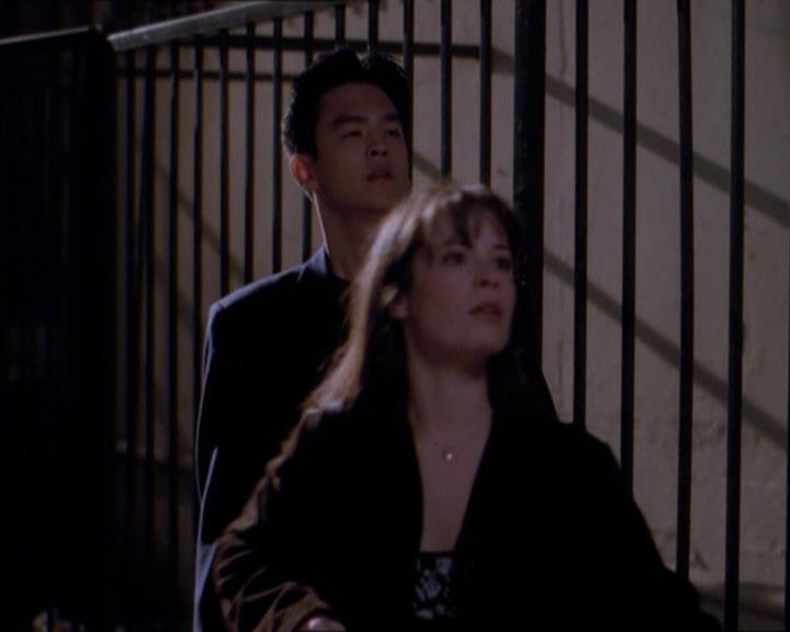 Charmed-Online_dot_net-1x04DeadManDating0763.jpg