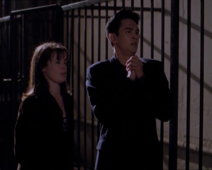 Charmed-Online_dot_net-1x04DeadManDating0785.jpg