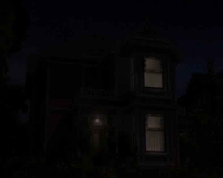 Charmed-Online_dot_net-1x04DeadManDating0807.jpg