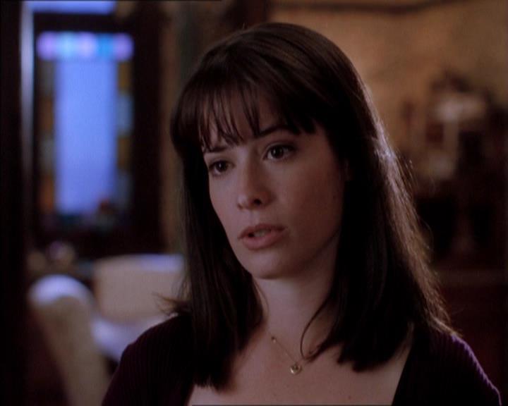 Charmed-Online_dot_net-1x04DeadManDating0838.jpg