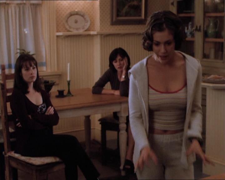 Charmed-Online_dot_net-1x04DeadManDating0860.jpg