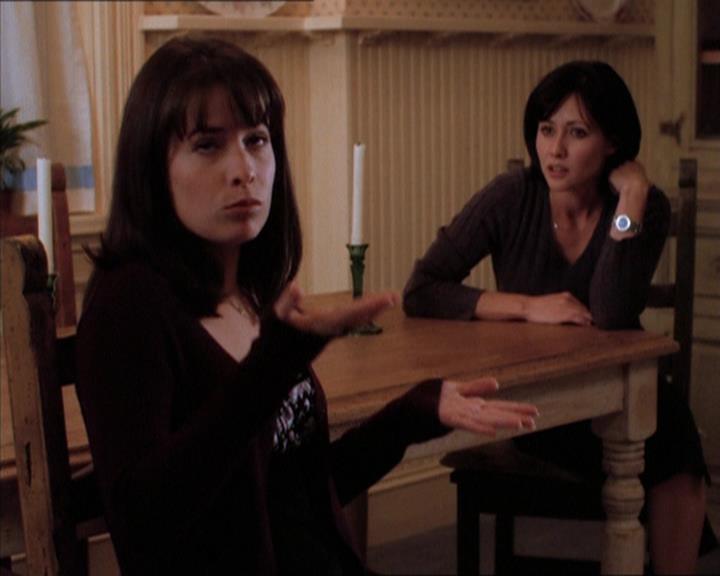 Charmed-Online_dot_net-1x04DeadManDating0871.jpg