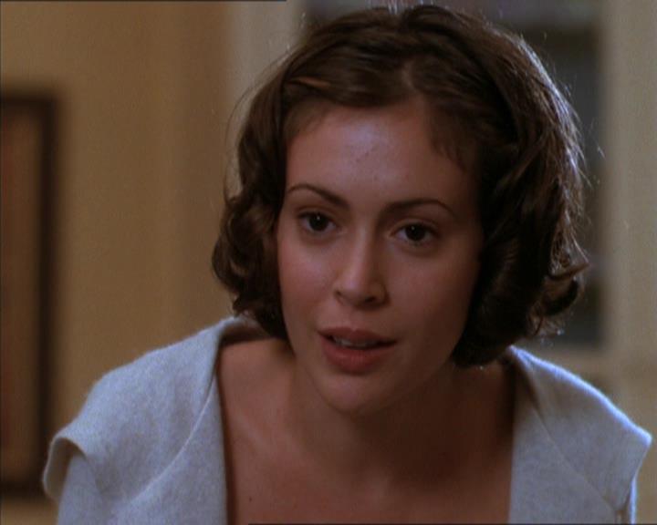 Charmed-Online_dot_net-1x04DeadManDating0882.jpg
