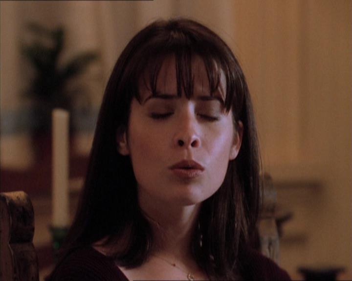 Charmed-Online_dot_net-1x04DeadManDating0931.jpg