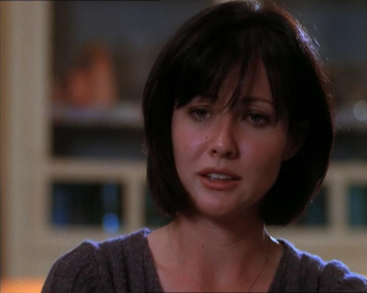 Charmed-Online_dot_net-1x04DeadManDating0948.jpg