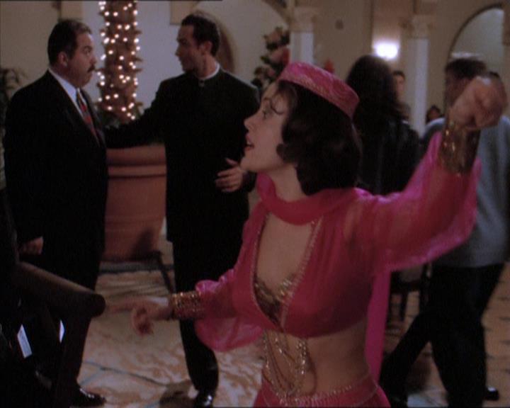Charmed-Online_dot_net-1x04DeadManDating0973.jpg