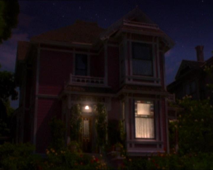 Charmed-Online_dot_net-1x04DeadManDating1006.jpg