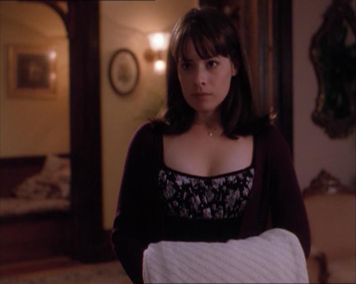 Charmed-Online_dot_net-1x04DeadManDating1026.jpg