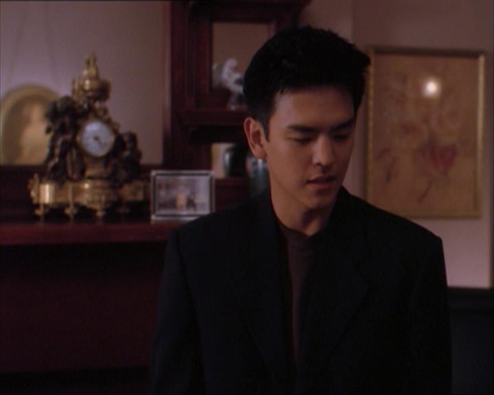 Charmed-Online_dot_net-1x04DeadManDating1042.jpg Charmed-Online_dot_net-1x04DeadManDating1042.jpg