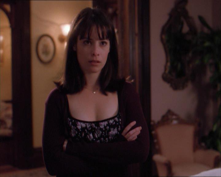 Charmed-Online_dot_net-1x04DeadManDating1054.jpg