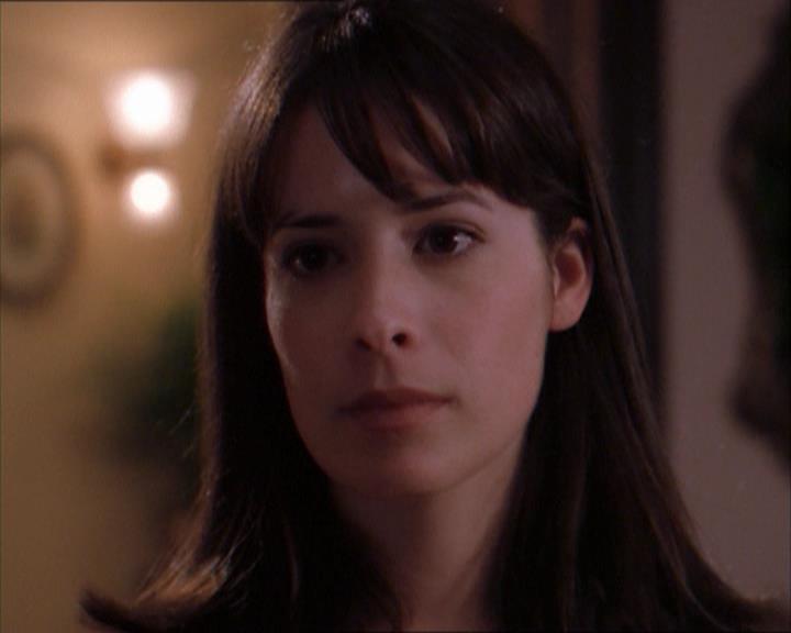 Charmed-Online_dot_net-1x04DeadManDating1074.jpg