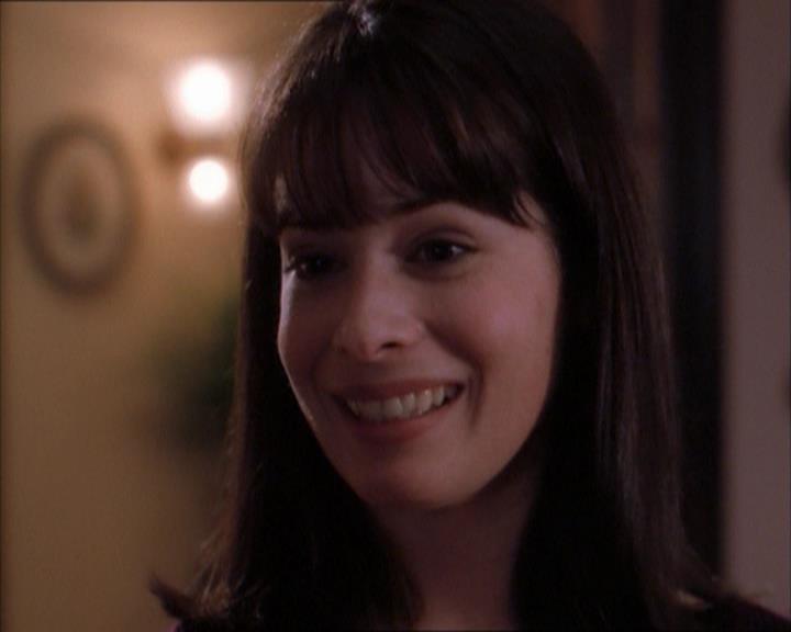Charmed-Online_dot_net-1x04DeadManDating1106.jpg