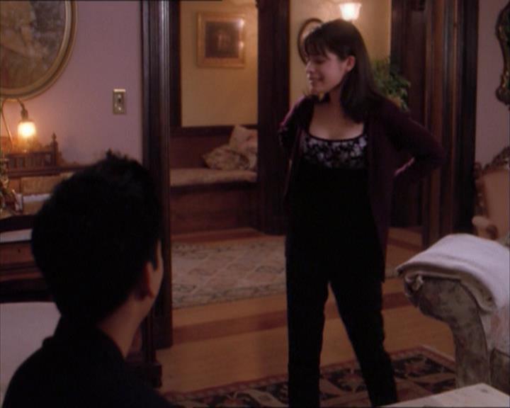 Charmed-Online_dot_net-1x04DeadManDating1112.jpg