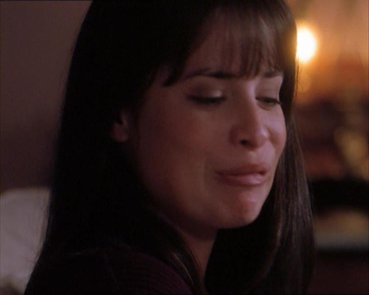 Charmed-Online_dot_net-1x04DeadManDating1122.jpg