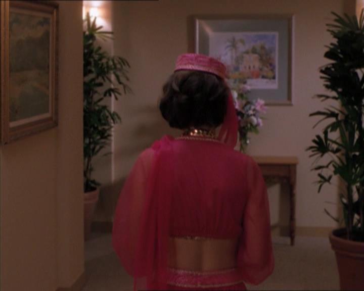 Charmed-Online_dot_net-1x04DeadManDating1125.jpg