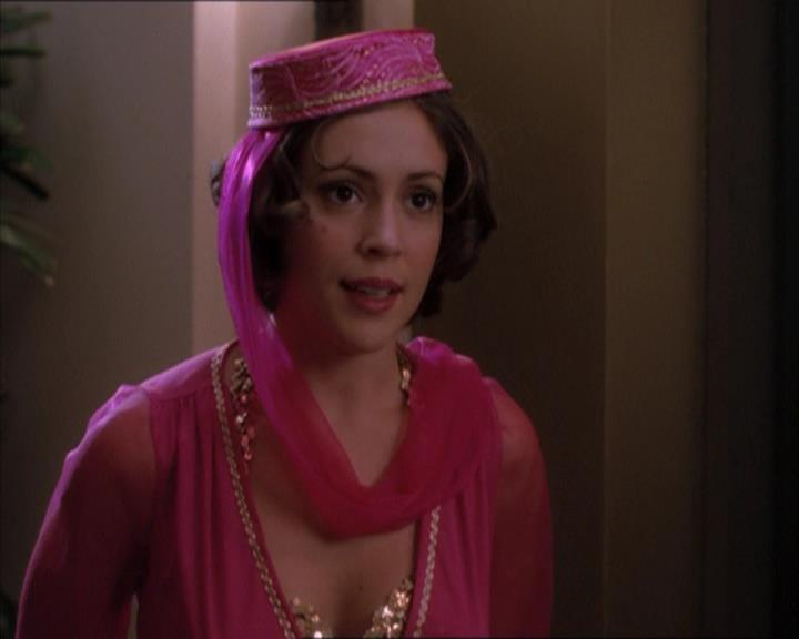 Charmed-Online_dot_net-1x04DeadManDating1133.jpg