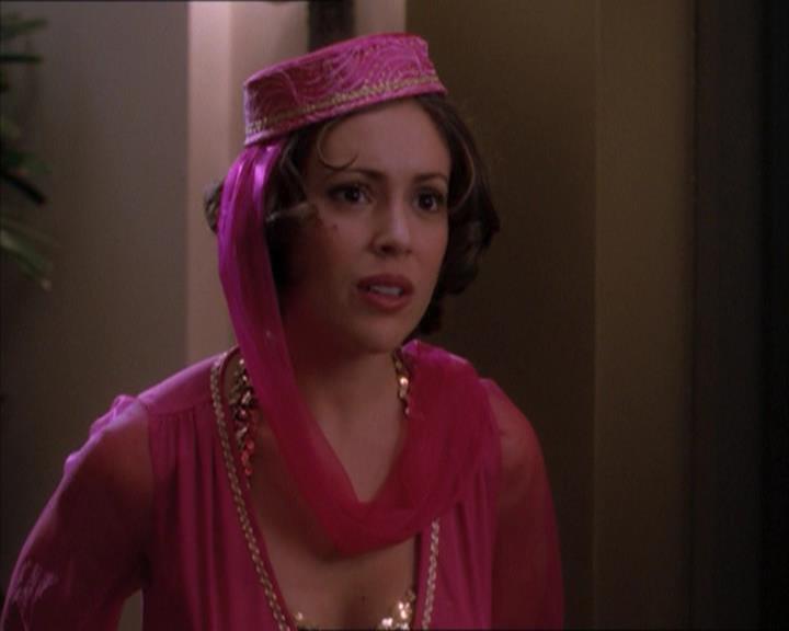 Charmed-Online_dot_net-1x04DeadManDating1149.jpg