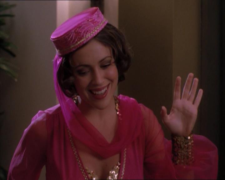 Charmed-Online_dot_net-1x04DeadManDating1153.jpg