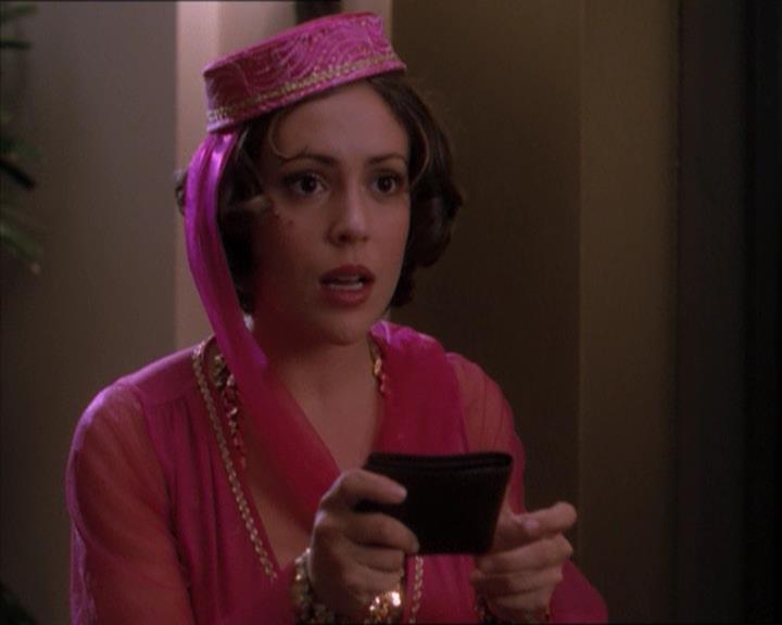 Charmed-Online_dot_net-1x04DeadManDating1159.jpg