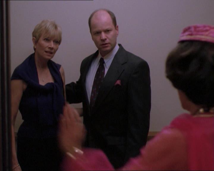 Charmed-Online_dot_net-1x04DeadManDating1171.jpg