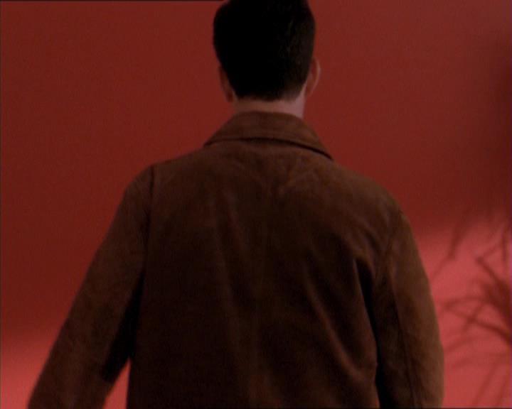 Charmed-Online_dot_net-1x04DeadManDating1265.jpg