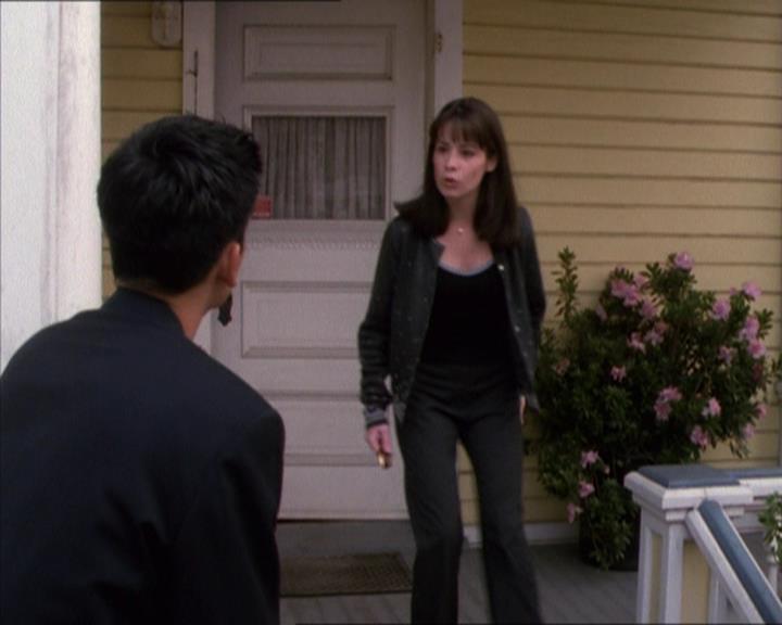 Charmed-Online_dot_net-1x04DeadManDating1274.jpg