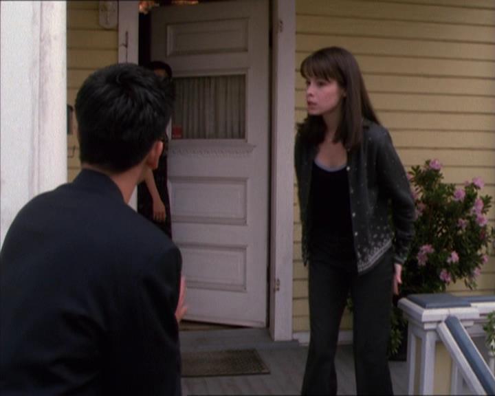 Charmed-Online_dot_net-1x04DeadManDating1275.jpg