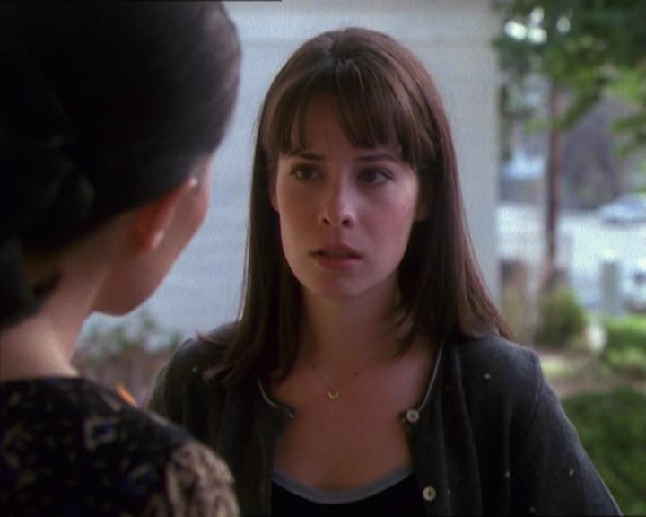 Charmed-Online_dot_net-1x04DeadManDating1301.jpg