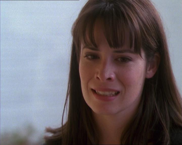 Charmed-Online_dot_net-1x04DeadManDating1330.jpg