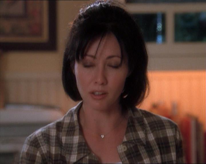 Charmed-Online_dot_net-1x04DeadManDating1381.jpg