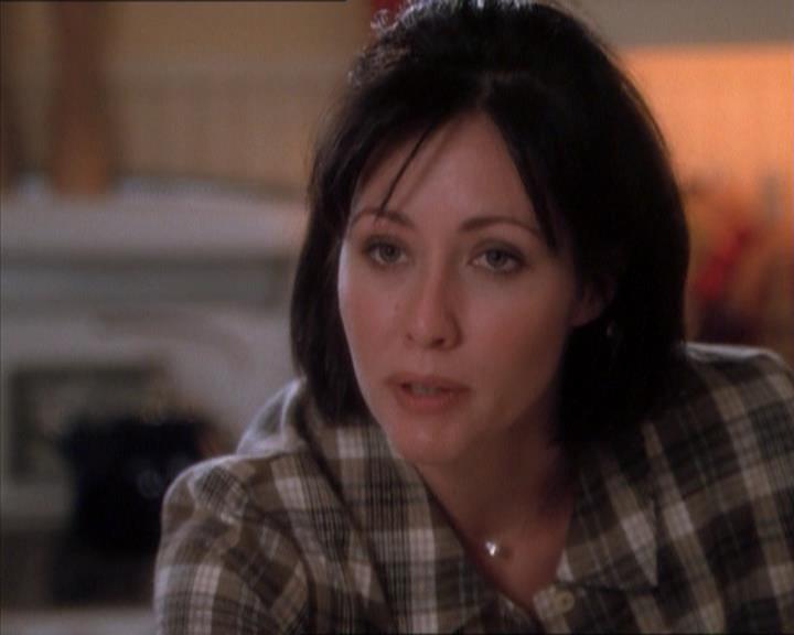 Charmed-Online_dot_net-1x04DeadManDating1385.jpg